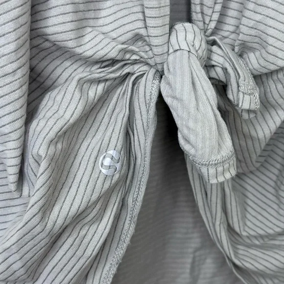 Lululemon Clip-In Tank in "Silver Spoon" Gray - Fits Size S 4/6 Rare Lulu Find - Picture 8 of 10